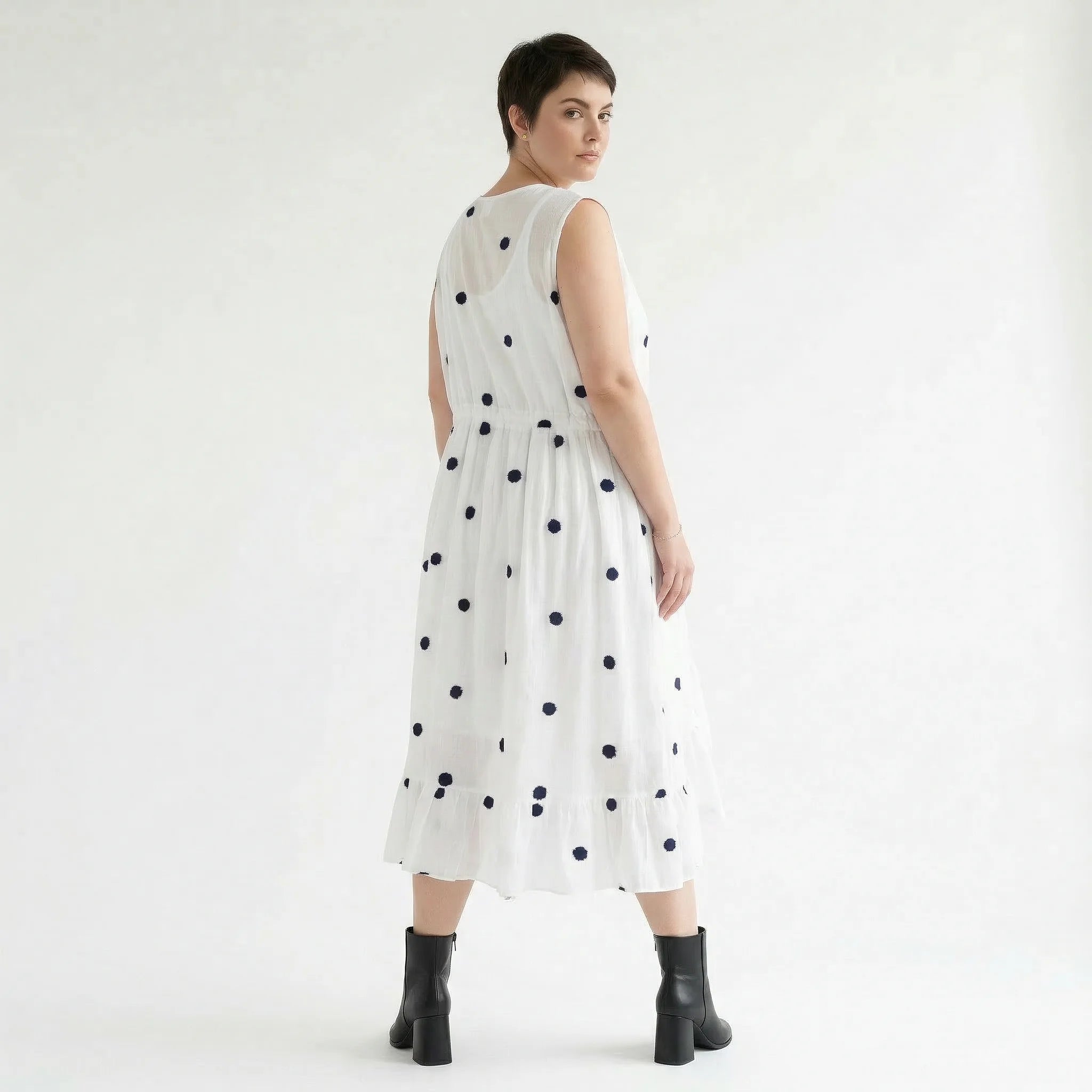 Baumwollkleid mit Punktstruktur Wickeloptik luftig A-Form AKH Premium Modeare modernes Sommerkleid Oversize Look