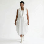 Oversize Ballon Kleid weiß Baumwolle Lagenlook leicht luftig AKH Premium Modeare avantgarde Damenkleid mit Strukturpunkten Design neu