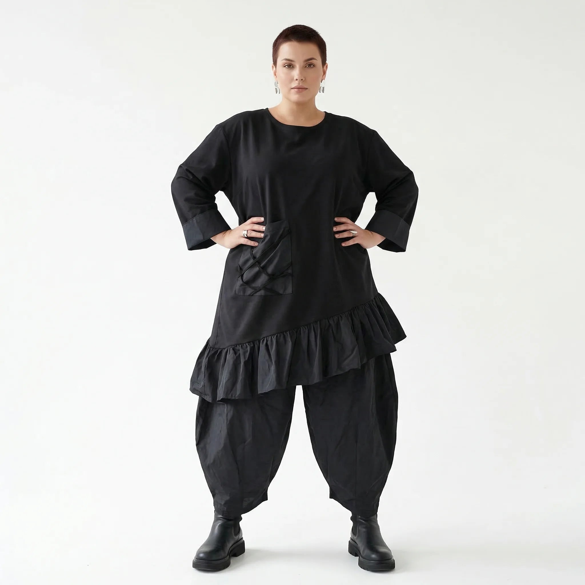 Asymmetrisches Oversize Shirt schwarz aus Jacquard und Memory Taft für Damenstyles von AKH Premium bei Modeare entdecken