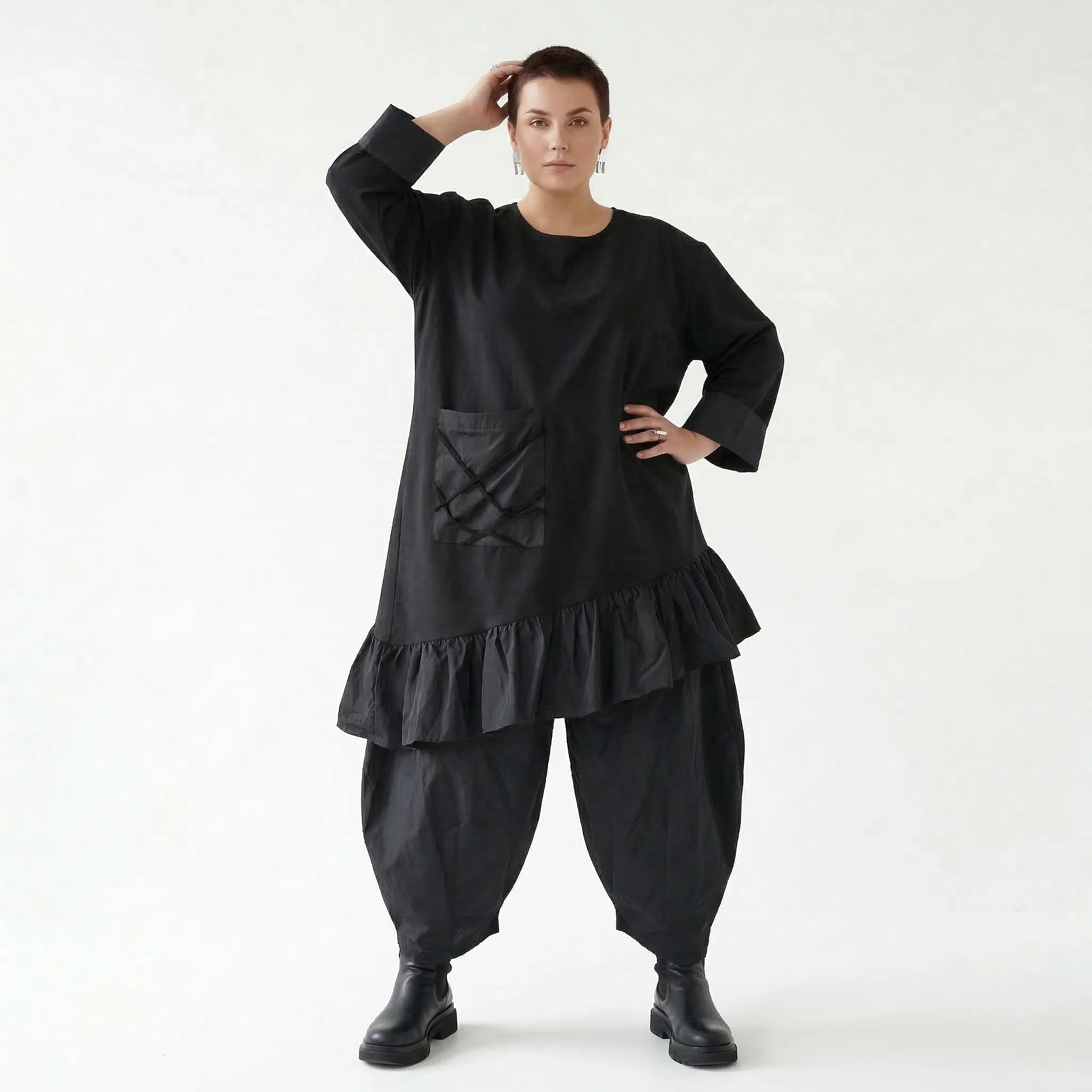 Asymmetrisches Oversize Shirt schwarz aus Jacquard und Memory Taft für Damenstyles von AKH Premium bei Modeare entdecken