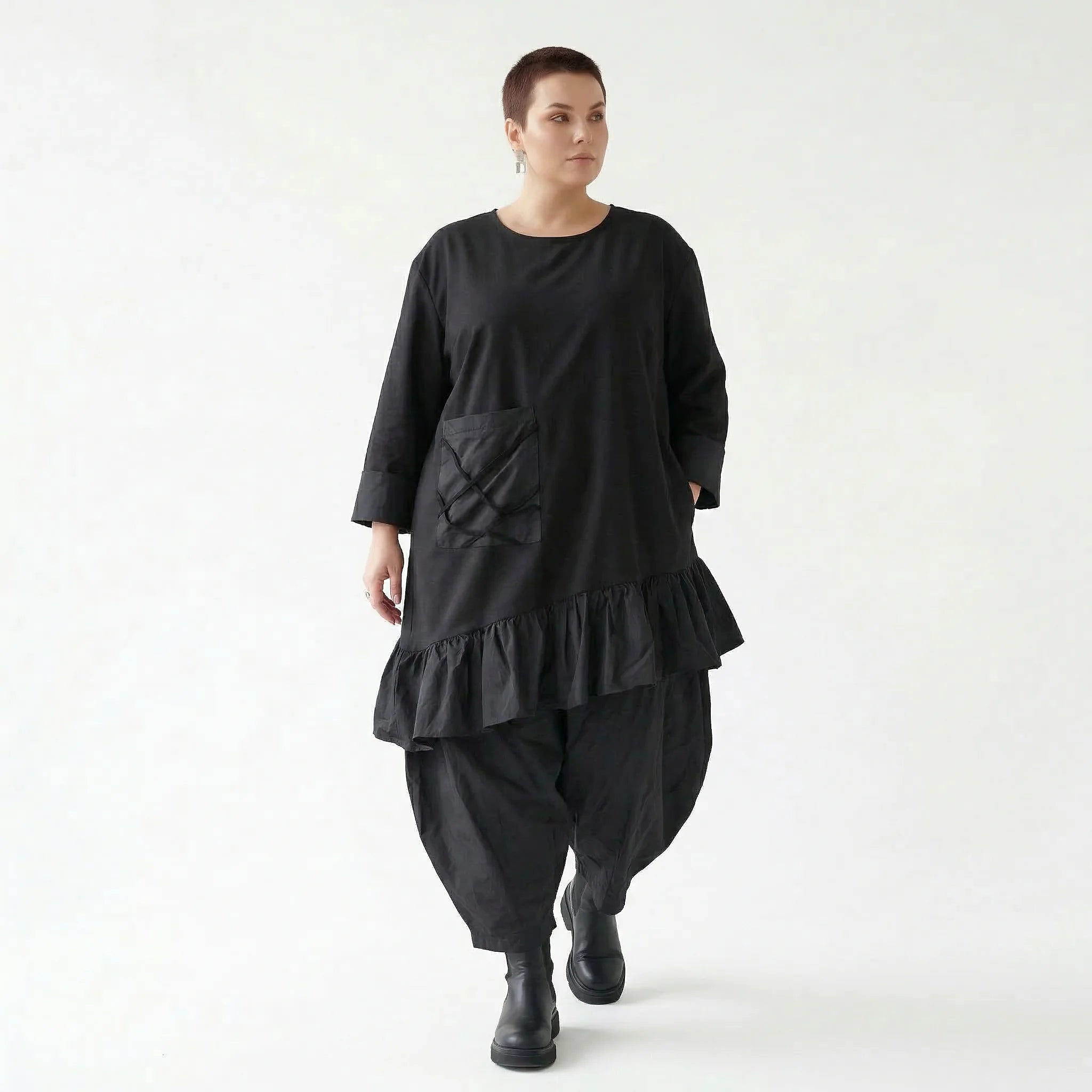 Asymmetrisches Oversize Shirt schwarz aus Jacquard und Memory Taft für Damenstyles von AKH Premium bei Modeare entdecken