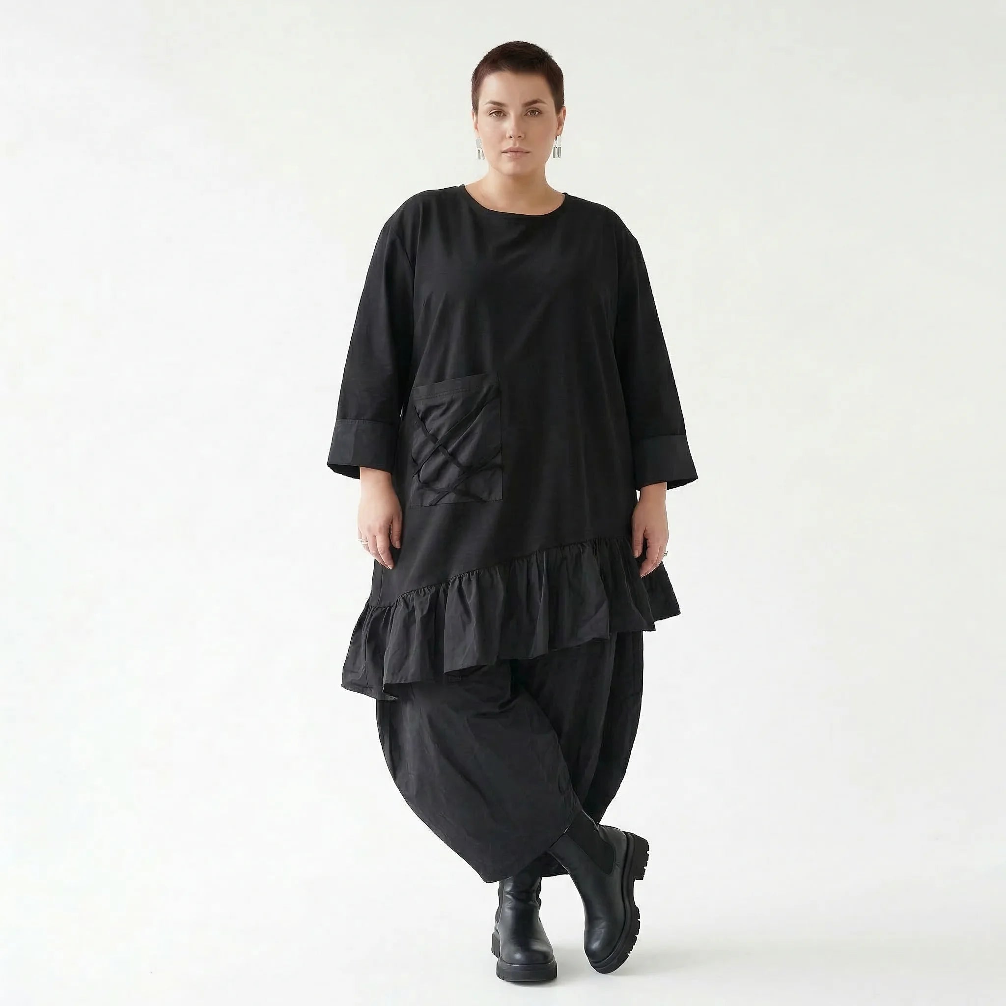 Asymmetrisches Oversize Shirt schwarz aus Jacquard und Memory Taft für Damenstyles von AKH Premium bei Modeare entdecken