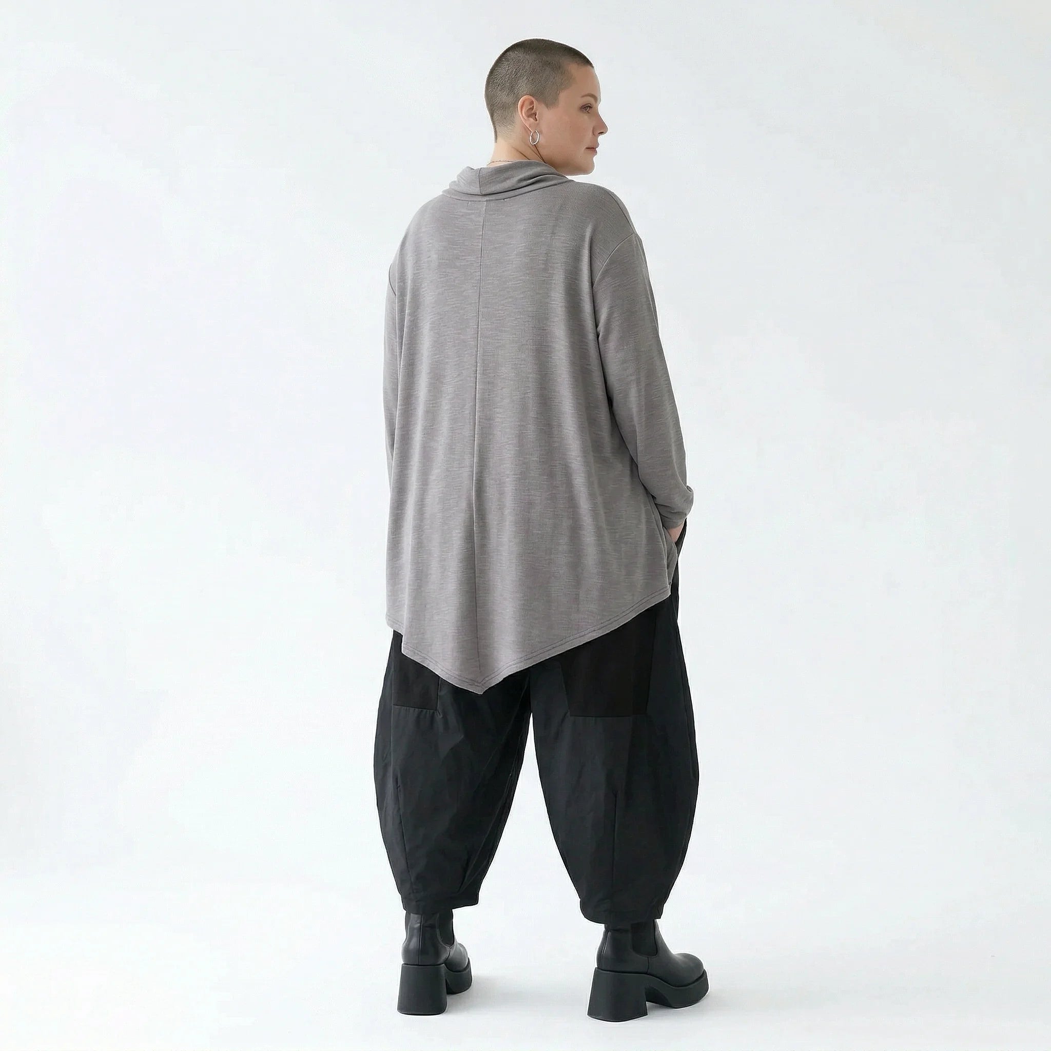 Feinstrick Shirt Oversize A Form Rollkragen weich elastisch grau AKH Premium bei Modeare Layering Look Damen modern Frankreich