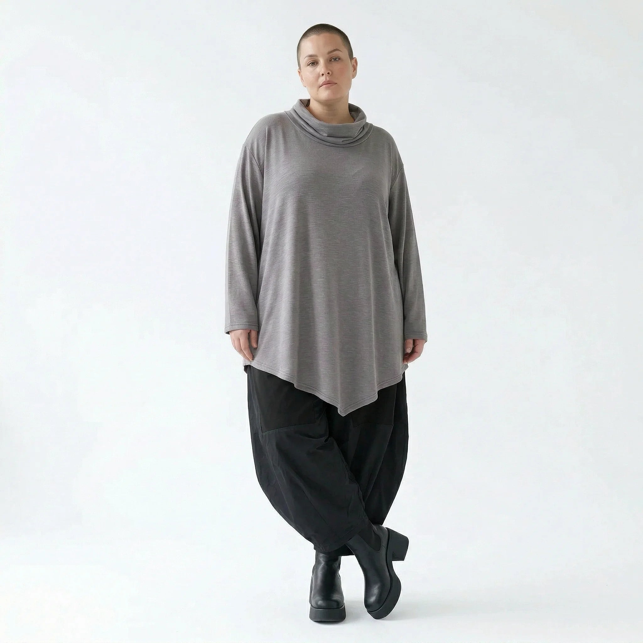 Feinstrick Shirt Oversize A Form Rollkragen weich elastisch grau AKH Premium bei Modeare Layering Look Damen modern Frankreich
