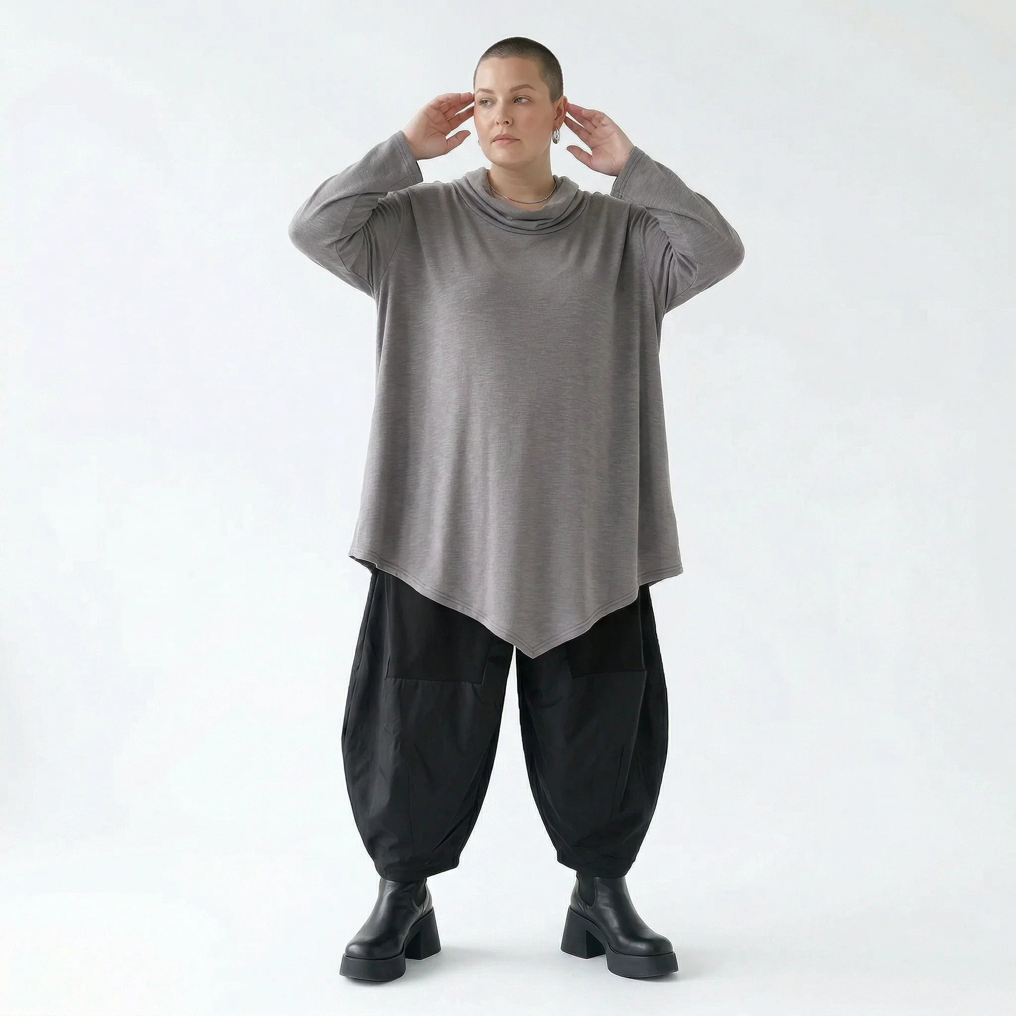 Feinstrick Shirt Oversize A Form Rollkragen weich elastisch grau AKH Premium bei Modeare Layering Look Damen modern Frankreich