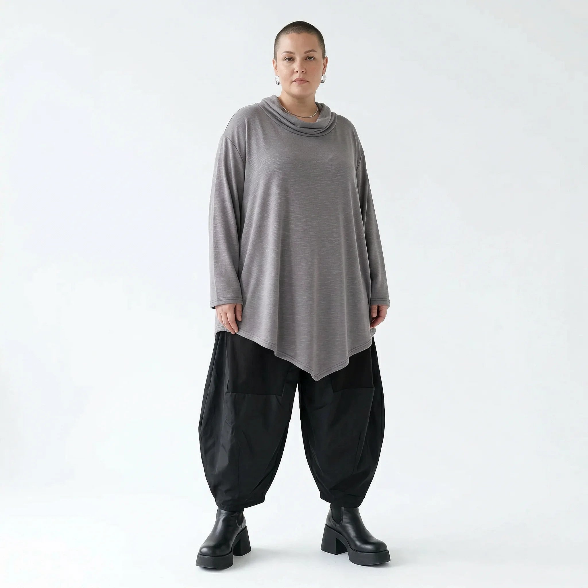 Feinstrick Shirt Oversize A Form Rollkragen weich elastisch grau AKH Premium bei Modeare Layering Look Damen modern Frankreich