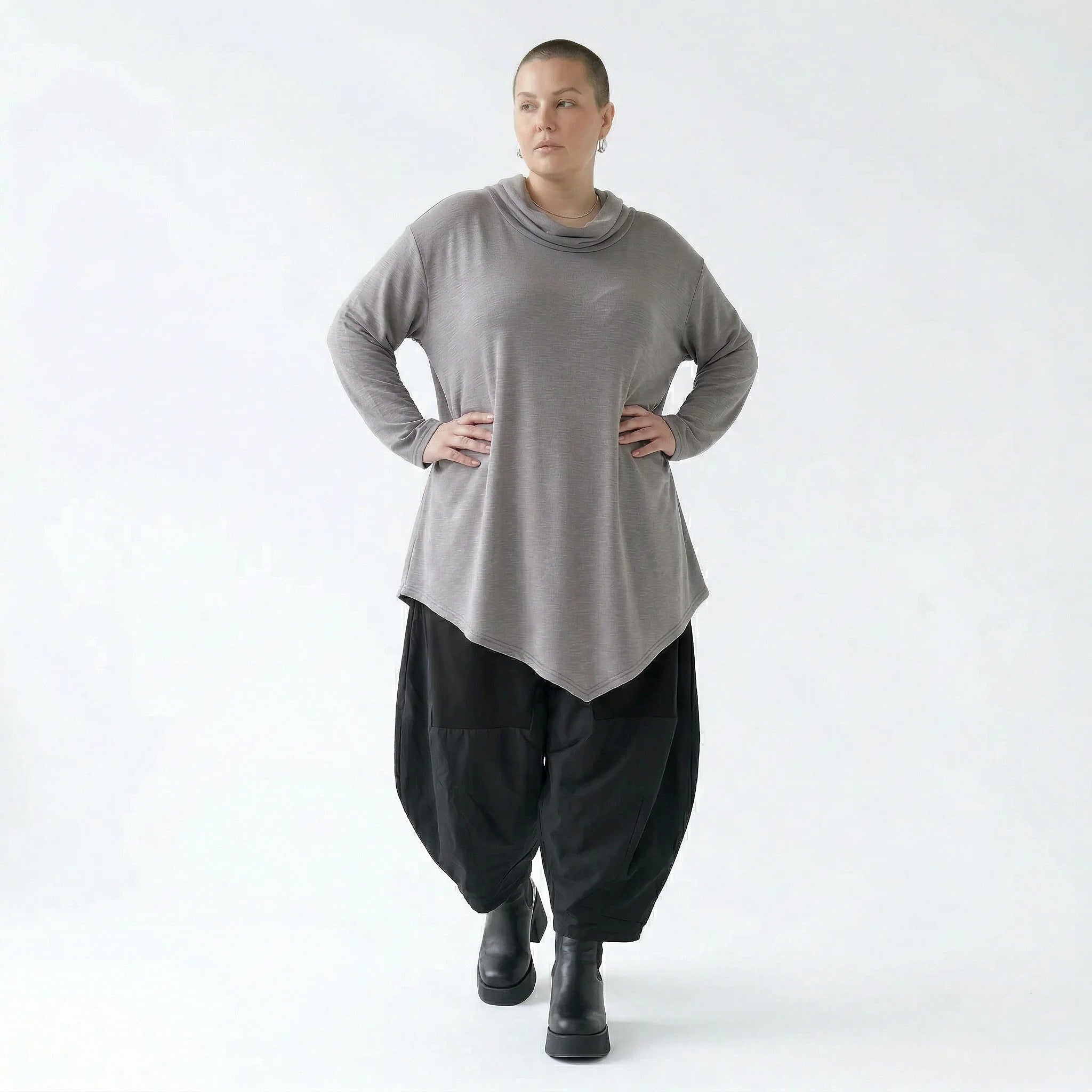 Feinstrick Shirt Oversize A Form Rollkragen weich elastisch grau AKH Premium bei Modeare Layering Look Damen modern Frankreich