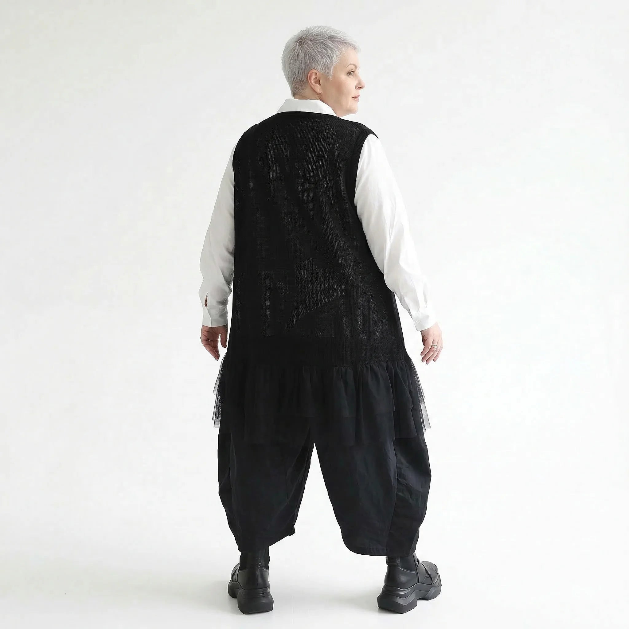 Oversize Strick Tunika mit Tüllsaum aus Baumwolle AKH Premium bei Modeare A Form Lagenlook Damenmode in Schwarz