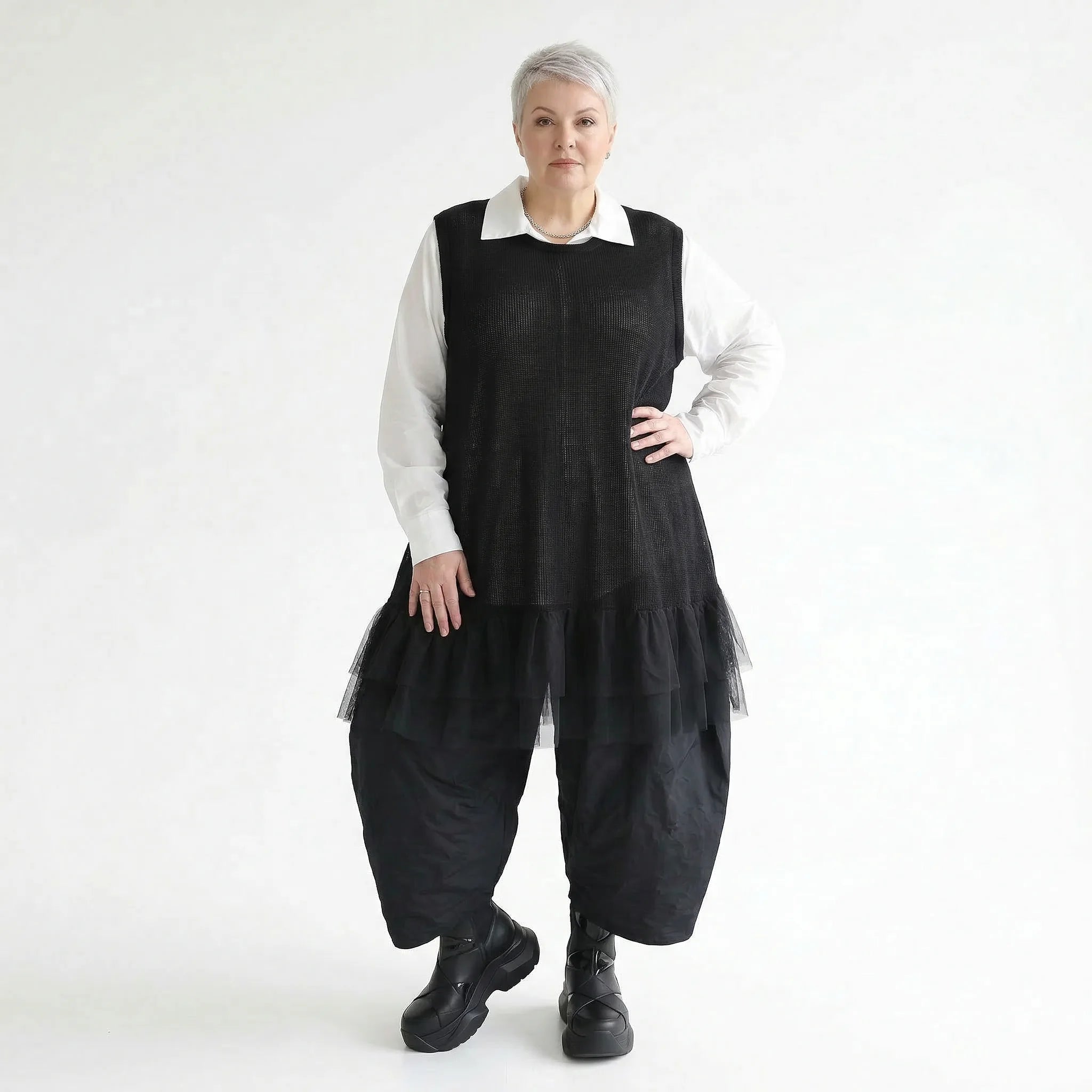 Oversize Strick Tunika mit Tüllsaum aus Baumwolle AKH Premium bei Modeare A Form Lagenlook Damenmode in Schwarz