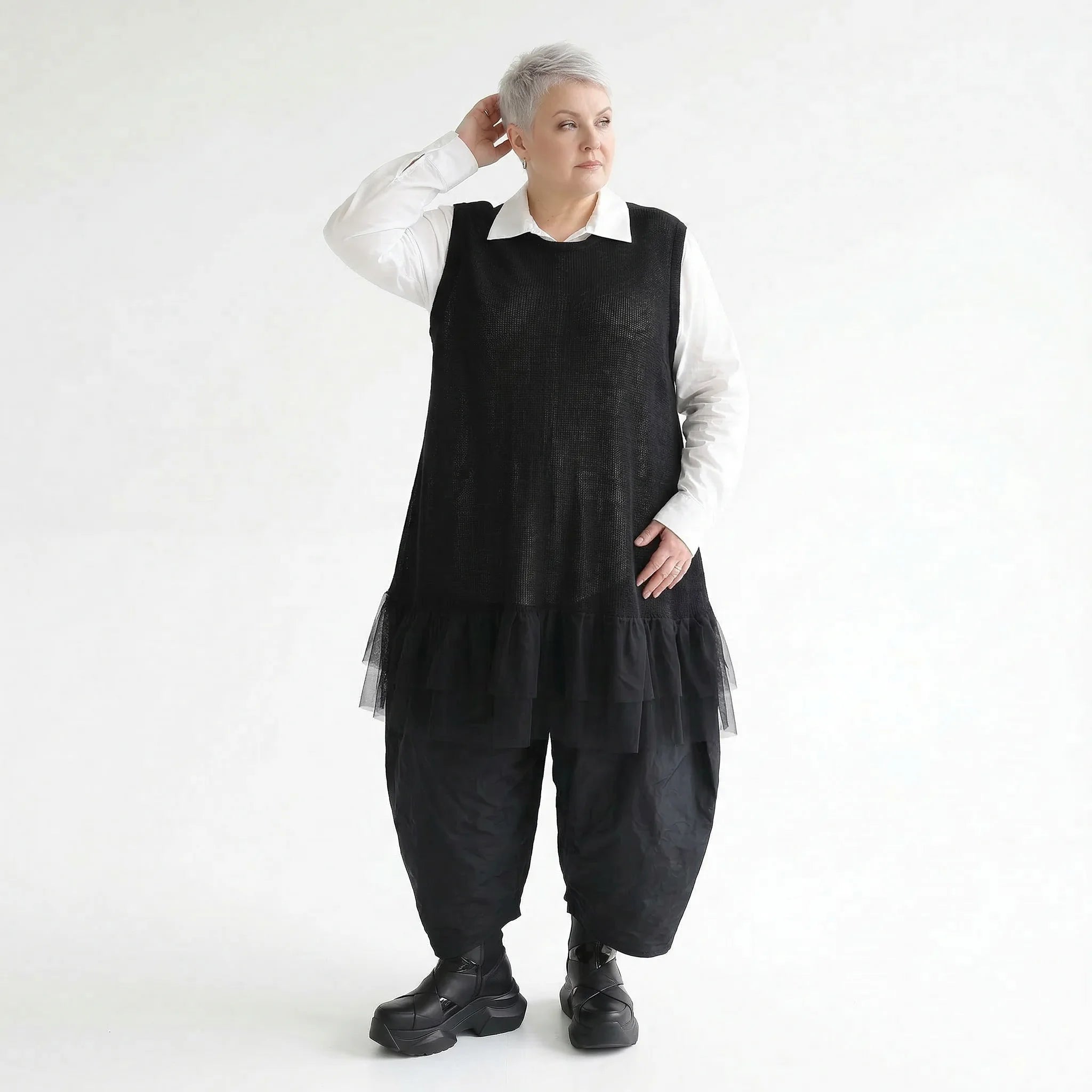 Oversize Strick Tunika mit Tüllsaum aus Baumwolle AKH Premium bei Modeare A Form Lagenlook Damenmode in Schwarz