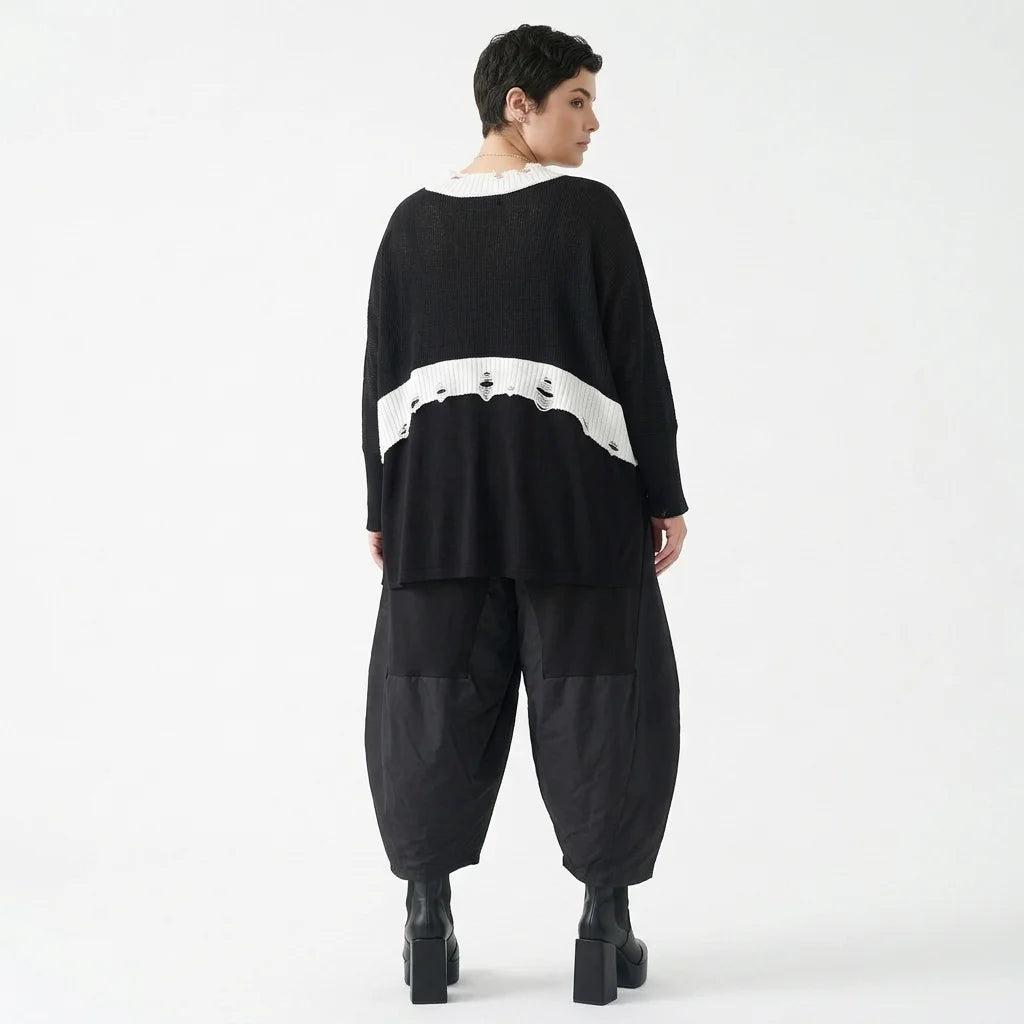 Oversize Strick Überwurf schwarz Avantgarde Lagenlook Baumwolle AKH Premium Modeare modern und vielseitig für Damenmode Trends