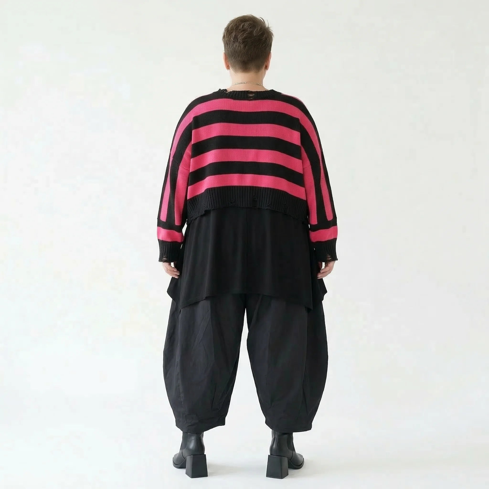 Strick Überwurf Damen Oversize Streifen Look weich Baumwolle kastig AKH Premium Modeare Layering Avantgarde bequem Statement Piece