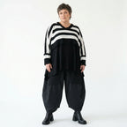 Strick Überwurf Damen Oversize Streifen Look weich Baumwolle kastig AKH Premium Modeare Layering Avantgarde bequem Statement Style