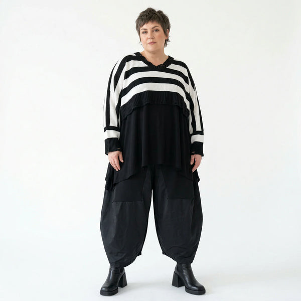 Strick Überwurf Damen Oversize Streifen Look weich Baumwolle kastig AKH Premium Modeare Layering Avantgarde bequem Statement Style