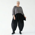 Oversize Feinstrick Überwurf kastig Lagenlook stretch weich AKH Premium Modeare Damenmode Avantgarde Übergang bequem modern