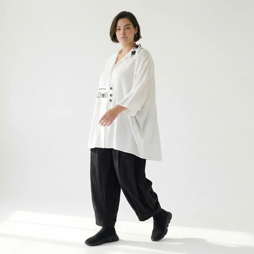 Fließende Slinky-Bluse in Weiß mit Oversize-Schnitt und halbdurchsichtigem Look