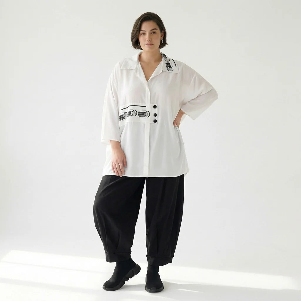 Fließende Slinky-Bluse in Weiß mit Oversize-Schnitt und halbdurchsichtigem Look