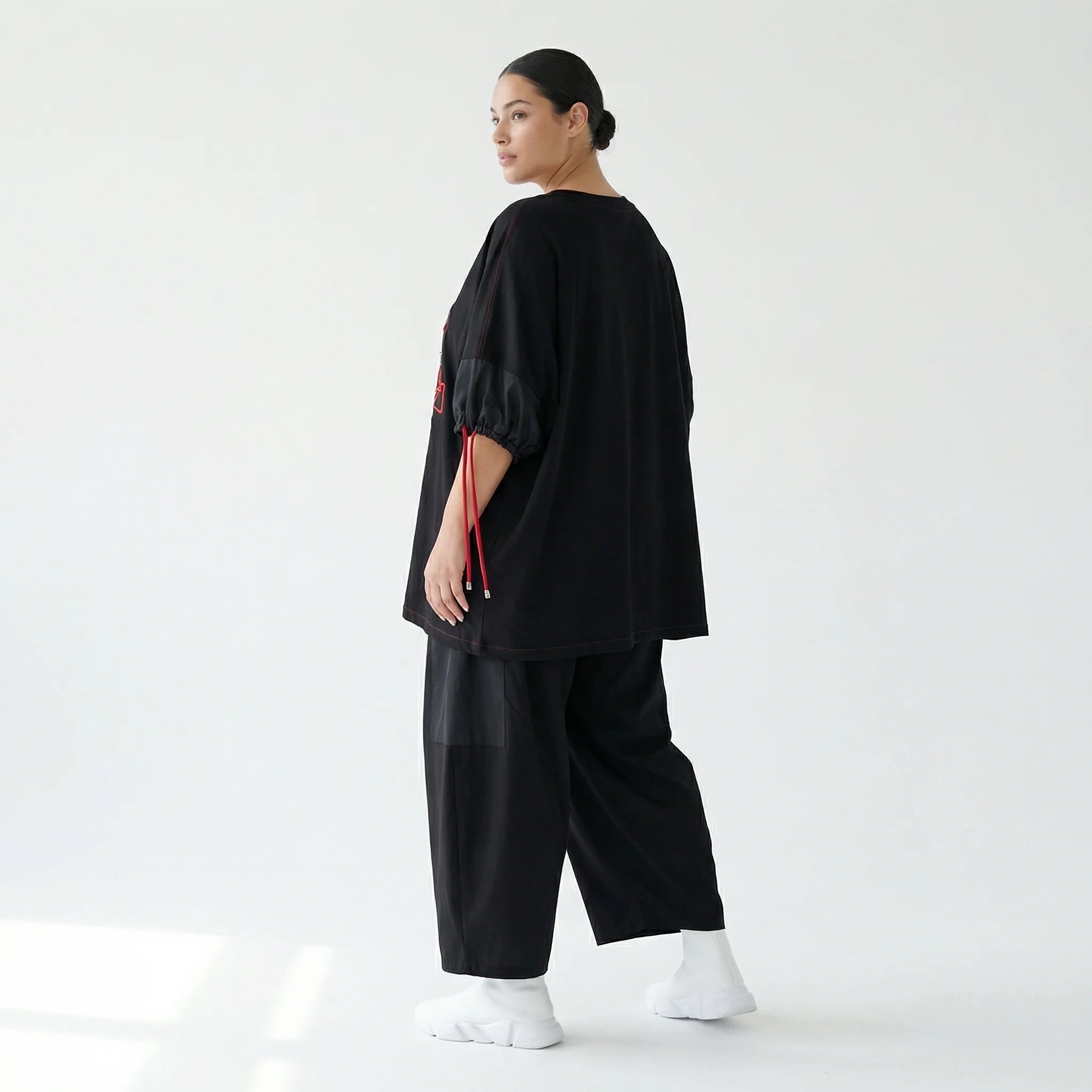 Oversize Damen Bluse Maxlive schwarz mit Applikation aus Viskose, Kunstprint, EU 38 bis 62, Plus Size geeignet, Lagenlook
