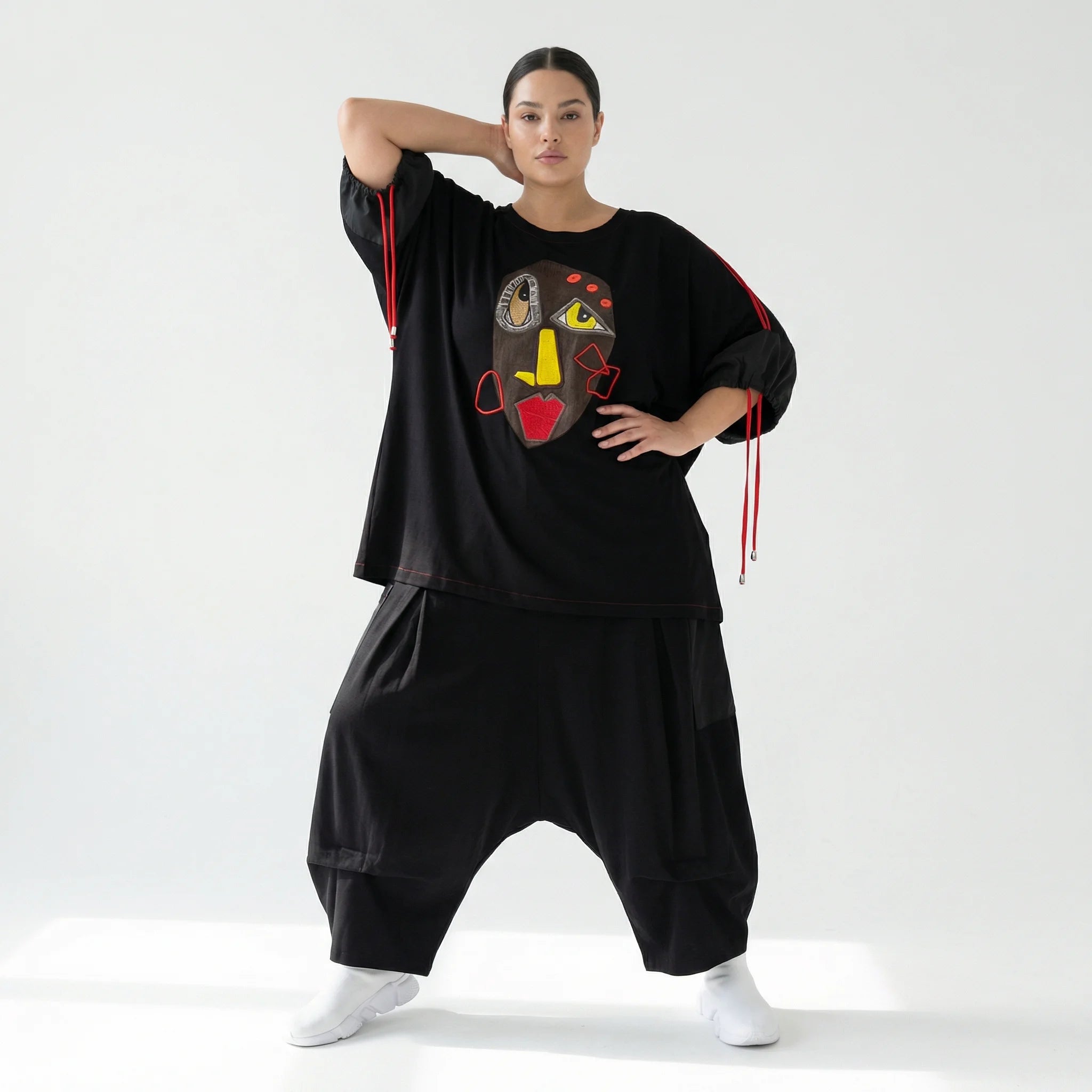 Oversize Damen Bluse Maxlive schwarz mit Applikation aus Viskose, Kunstprint, EU 38 bis 62, Plus Size geeignet, Lagenlook