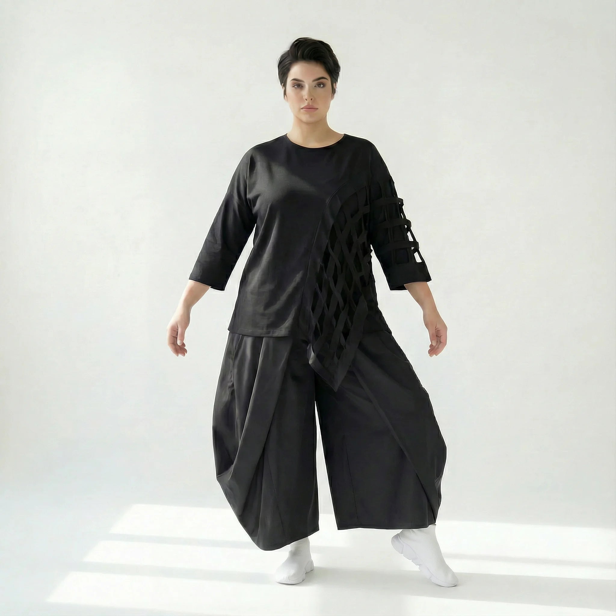 Weit geschnittene Ballonhose aus Baumwollpopeline mit Wickeloptik und Drapierung