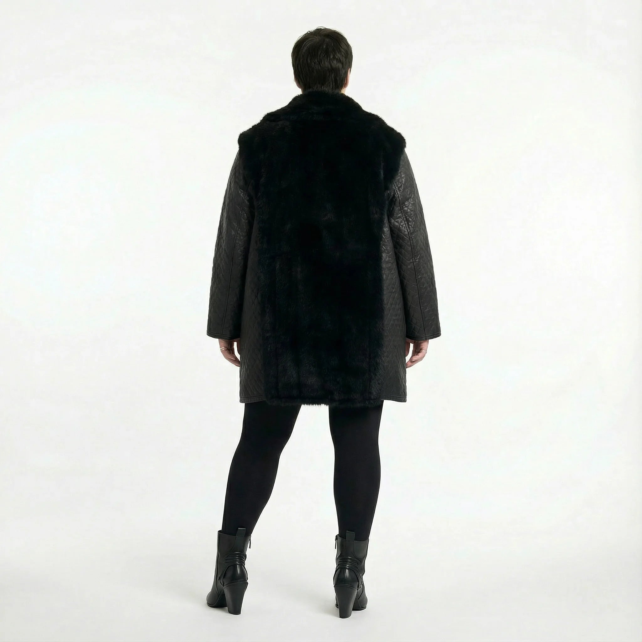 Plüsch Winterjacke A-Form Oversize Lederimitat Damen AKH Premium warme Jacke Frankreich Modeare kuratiert für Plus Size Avantgarde Looks Pro