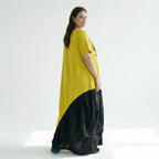 Oversize Maxikleid in Sonnengelb Schwarz mit Pinselstrichprint asymmetrisch aus Jersey