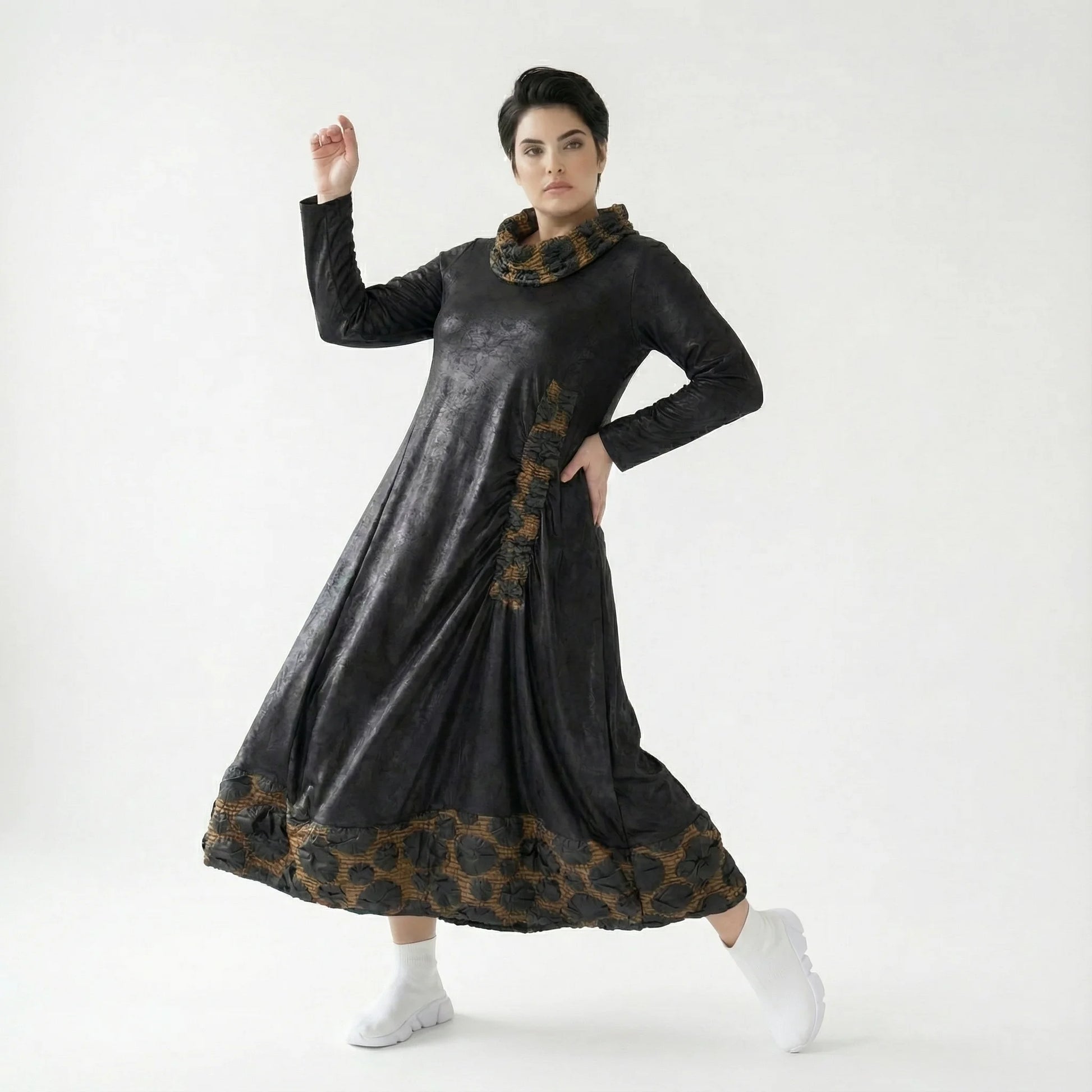 A-Form Kleid Lederimitat Damen Oversize Übergang Caraclan Design Modeare Avantgarde Look