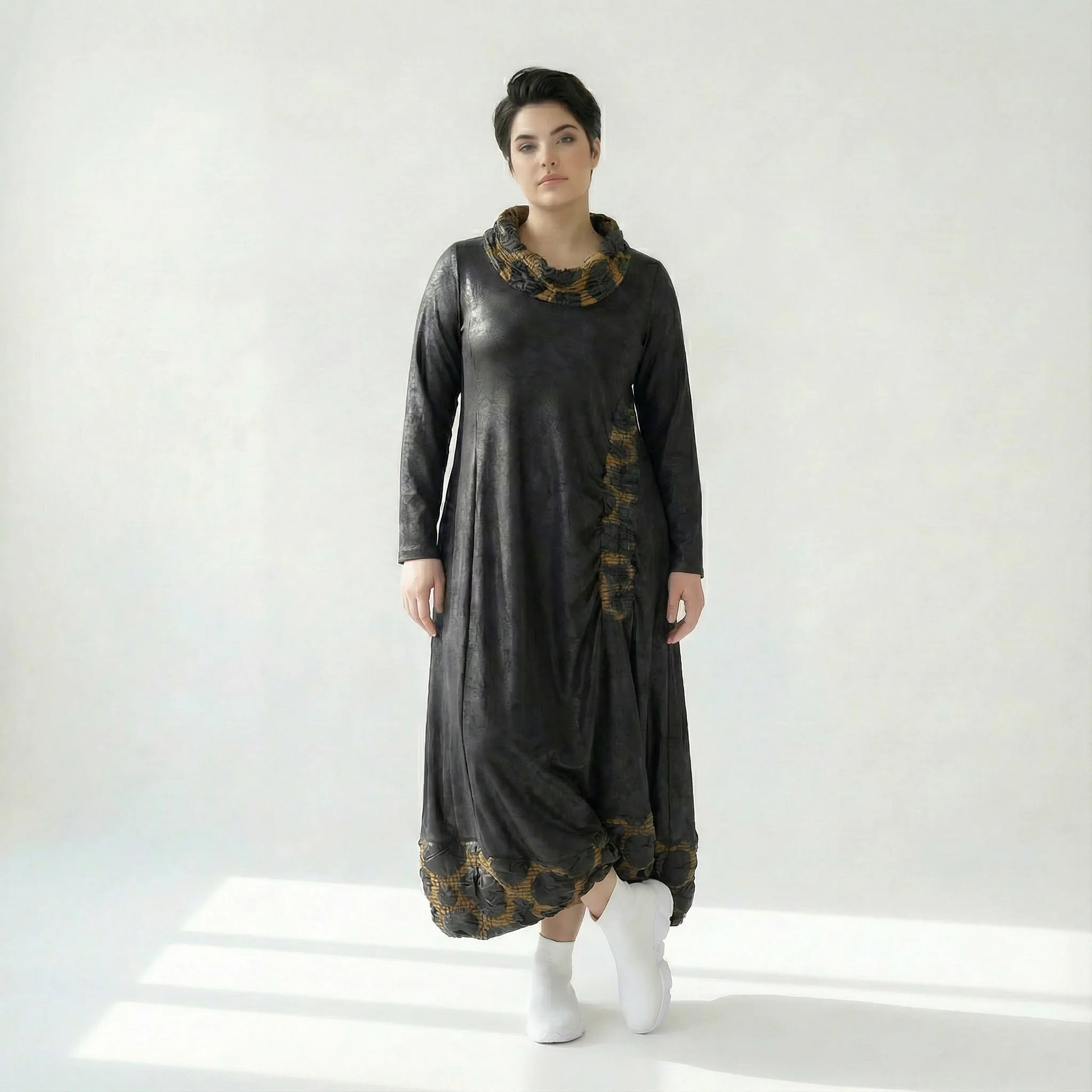 A-Form Kleid Lederimitat Damen Oversize Übergang Caraclan Design Modeare Avantgarde Look