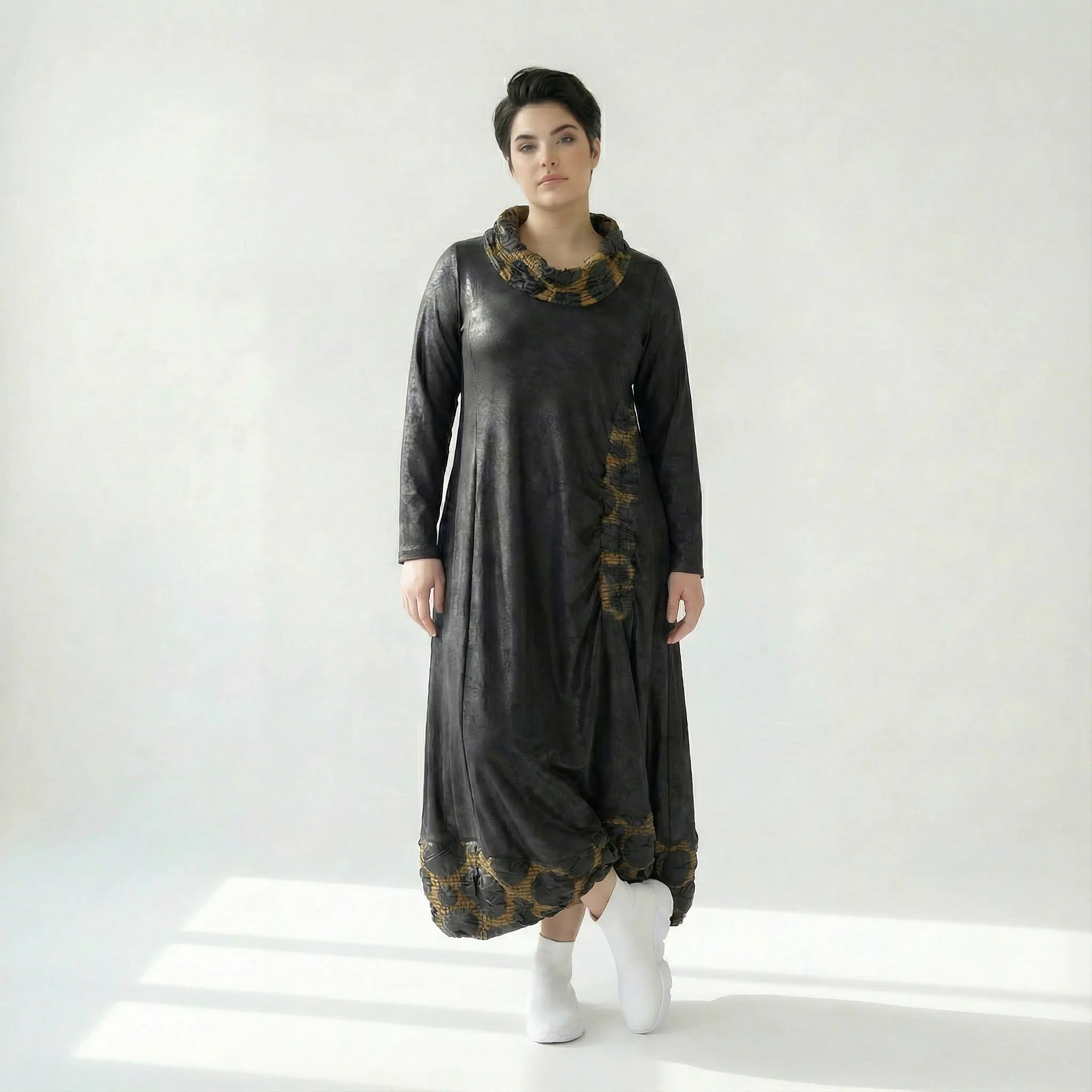 A-Form Kleid Lederimitat Damen Oversize Übergang Caraclan Design Modeare Avantgarde Look