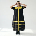 Schwarzgelbes Maxikleid mit Kontraststreifen aus Viskose Popeline locker weit in A-Linie