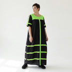 Schwarzgrünes Maxikleid Oversize mit Kontraststreifen Halbarm weit aus Viskosepopeline