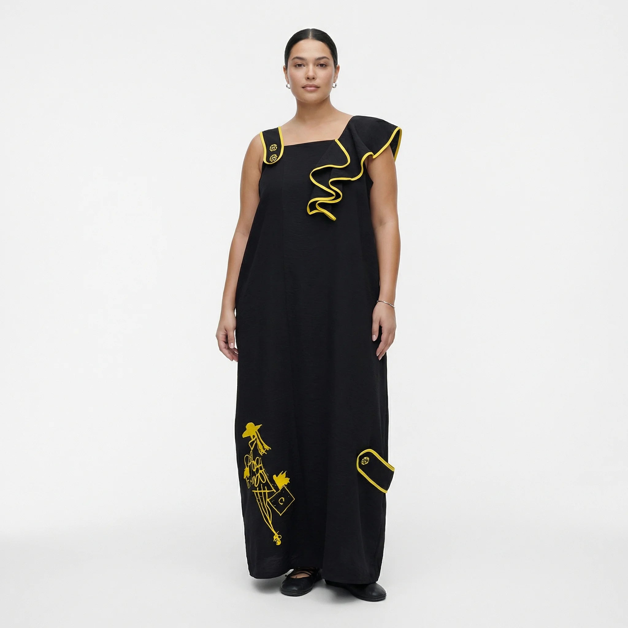 Schwarzes Maxikleid mit gelben Details und Avantgarde-Akzenten von LUANI im Oversize-Look