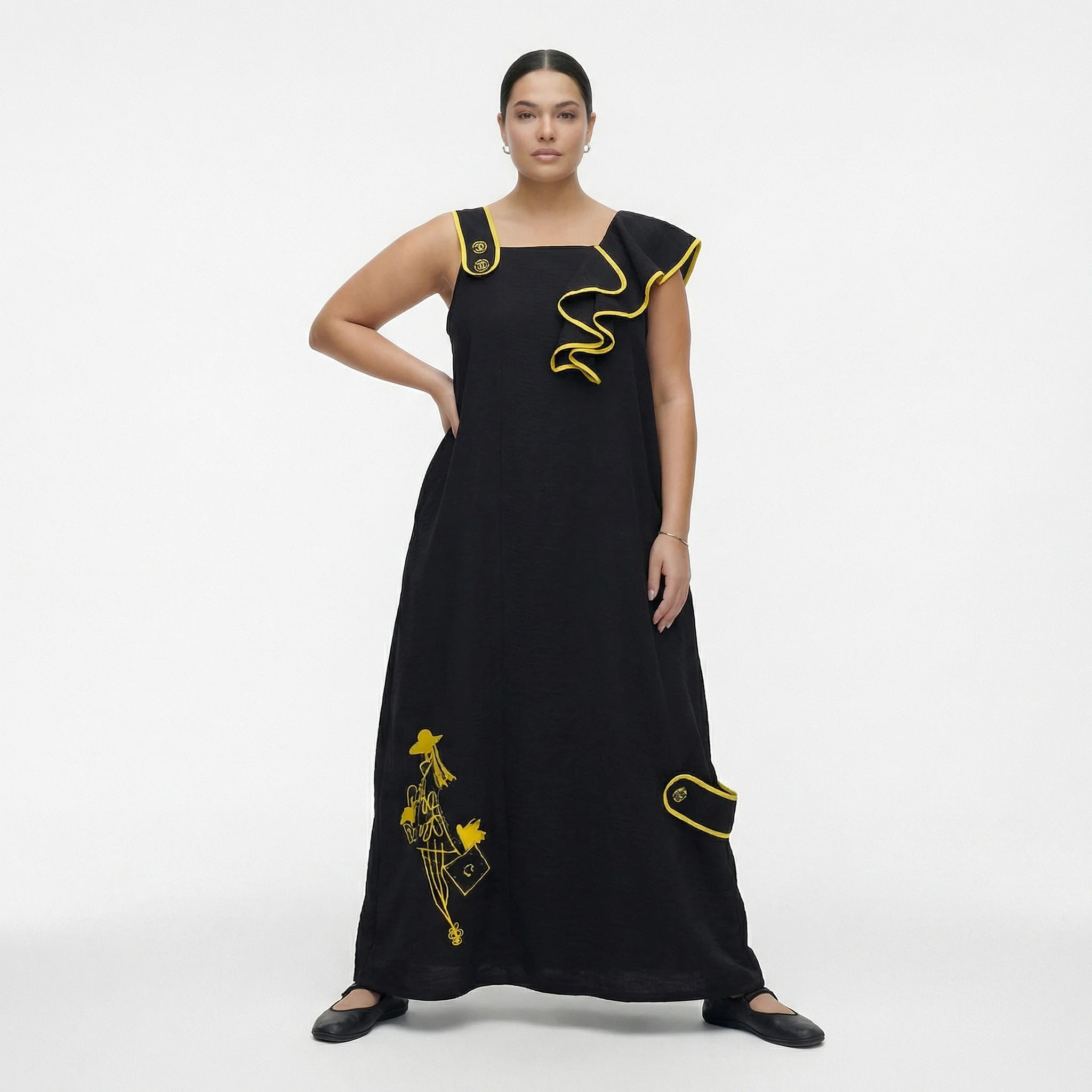 Schwarzes Maxikleid mit gelben Details und Avantgarde-Akzenten von LUANI im Oversize-Look