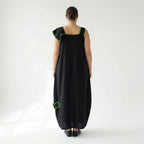 Schwarzgrünes Maxikleid Oversize aus Baumwolljersey mit Stickerei asymmetrisch weit