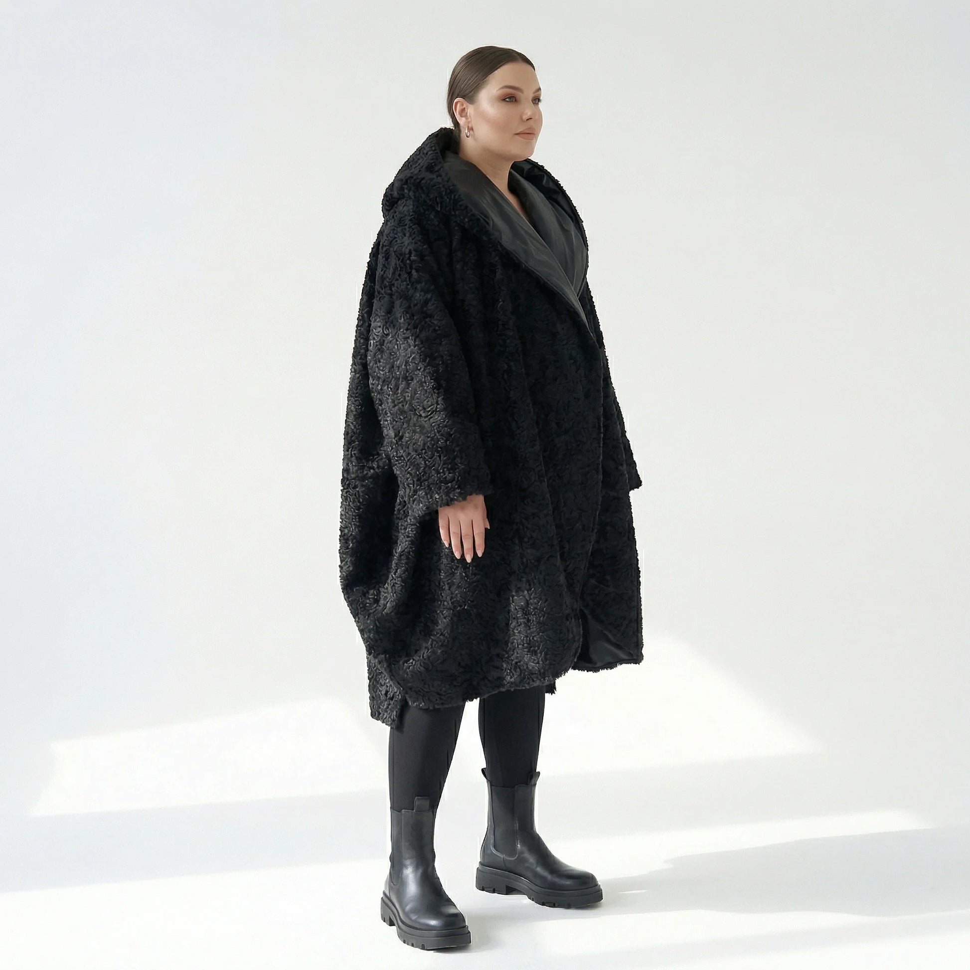 Oversize Damen Übergangsmantel Ballonform Plüsch Memorytaft warm H4 Fashion exklusiv bei Modeare