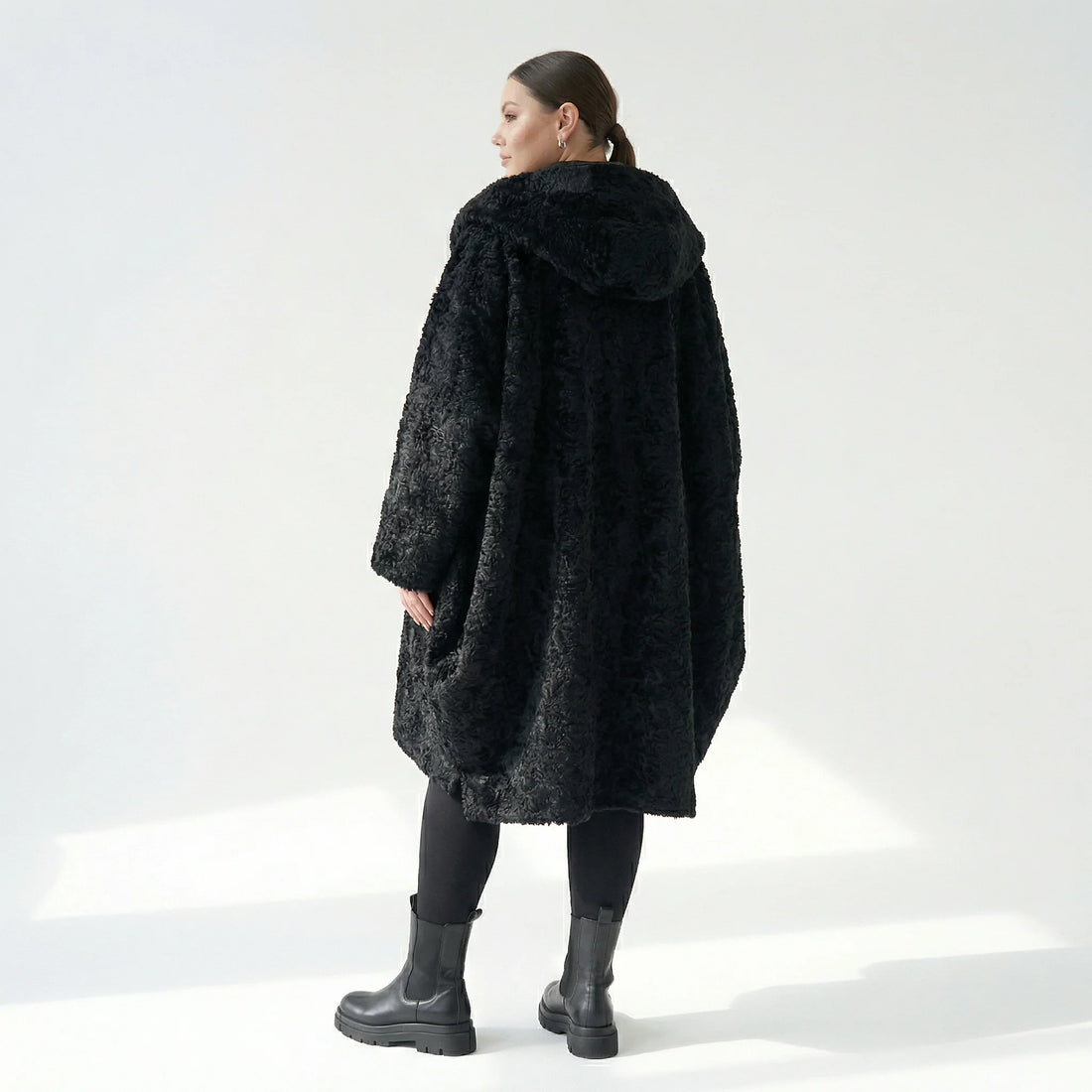 Oversize Damen Übergangsmantel Ballonform Plüsch Memorytaft warm H4 Fashion exklusiv bei Modeare