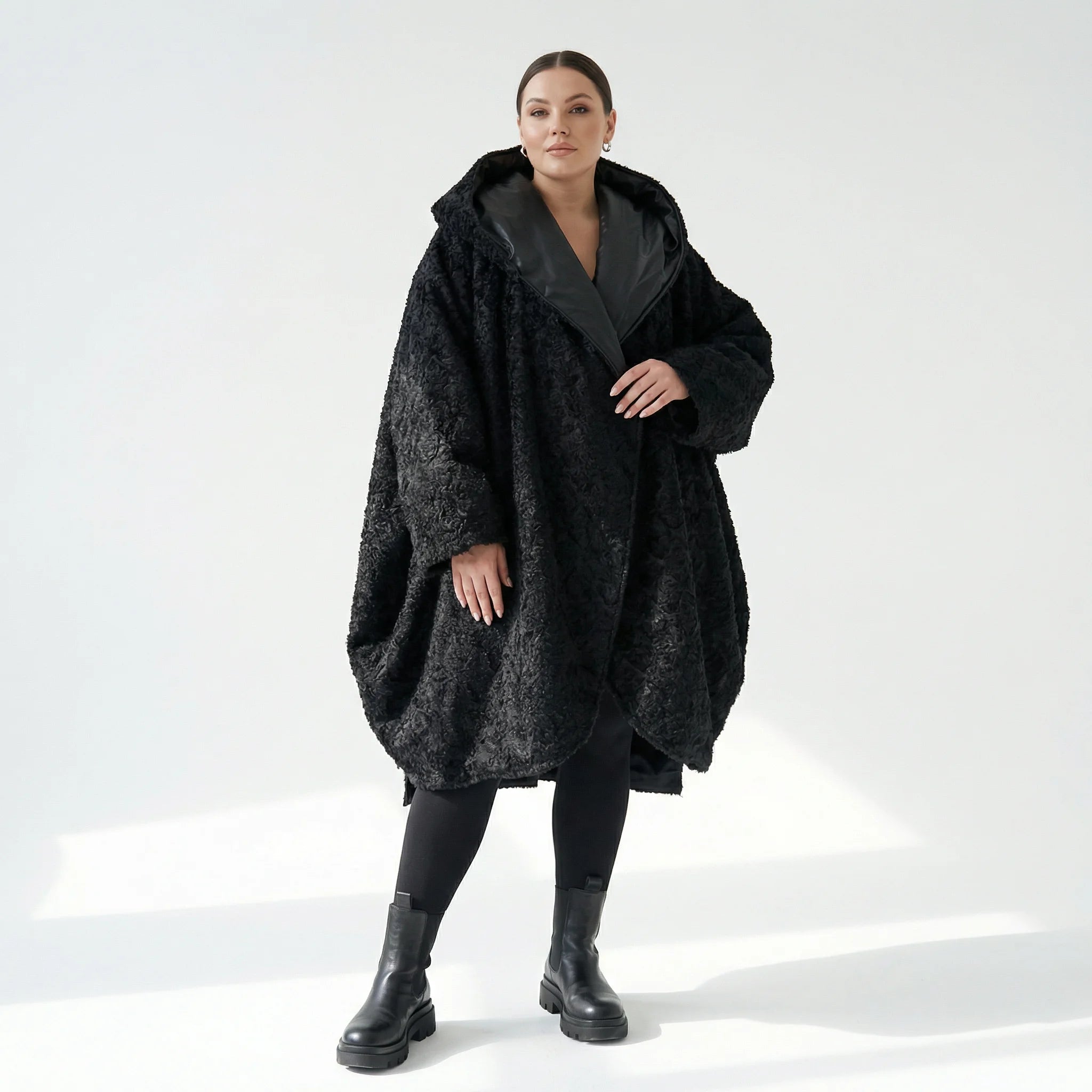 Oversize Damen Übergangsmantel Ballonform Plüsch Memorytaft warm H4 Fashion exklusiv bei Modeare