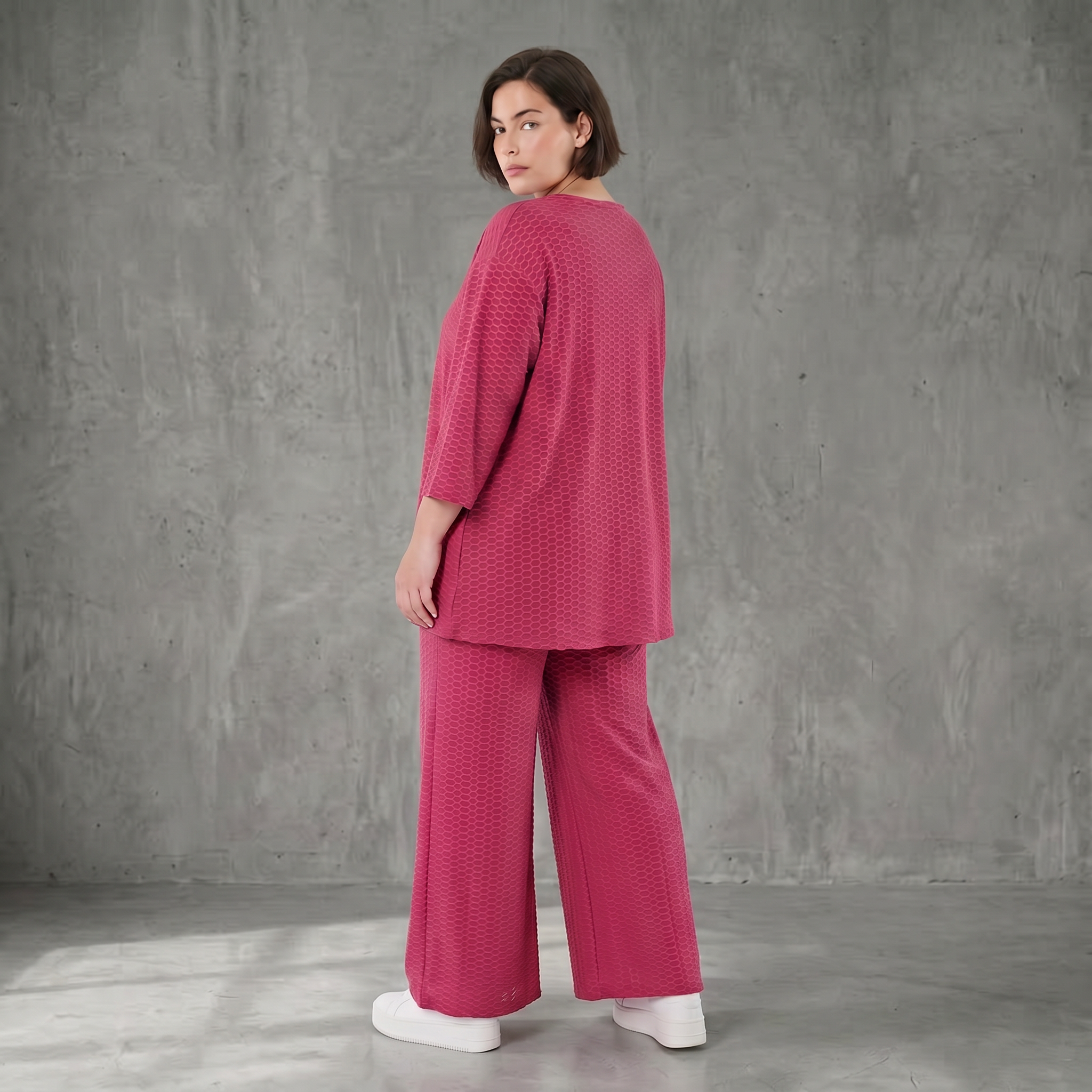 Jacquard Oversize Set in Fuchsia mit Waffelstruktur Shirt und Palazzo Hose Papita bei Modeare Sommerlook Damen