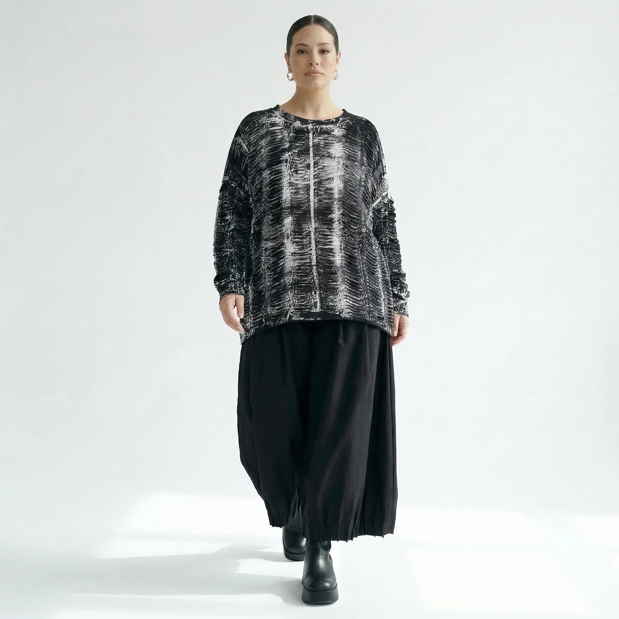 B-One Oversize Sweatshirt-Set im Lagenlook aus French Terry in Schwarz-Weiß | Modeare Avantgarde Damenmode
