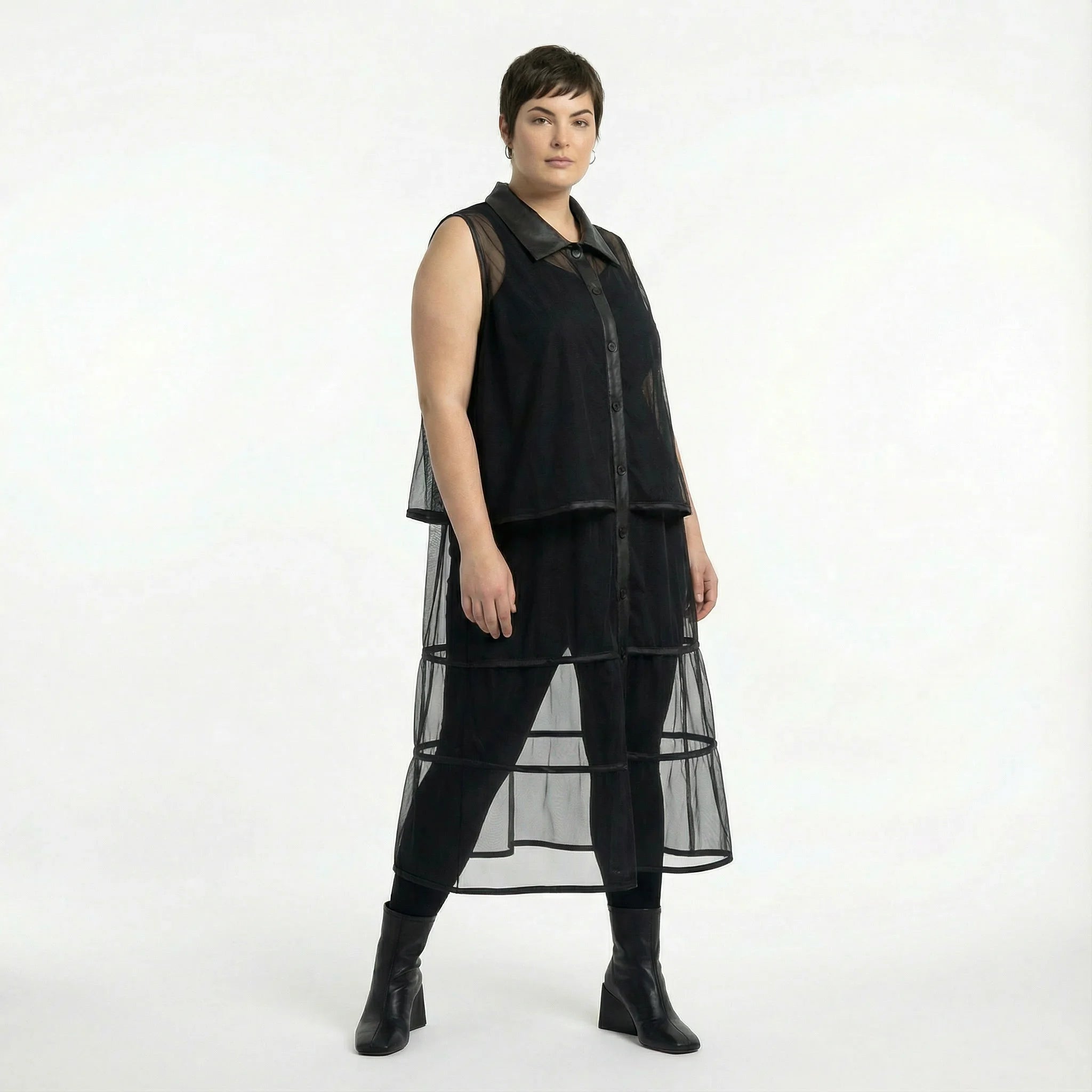 Transparente Tüll Weste Oversize A Form Stufenschnitt leicht Winter AKH Premium bei Modeare Damenmode Frankreich Lagenlook durchsichtig cic