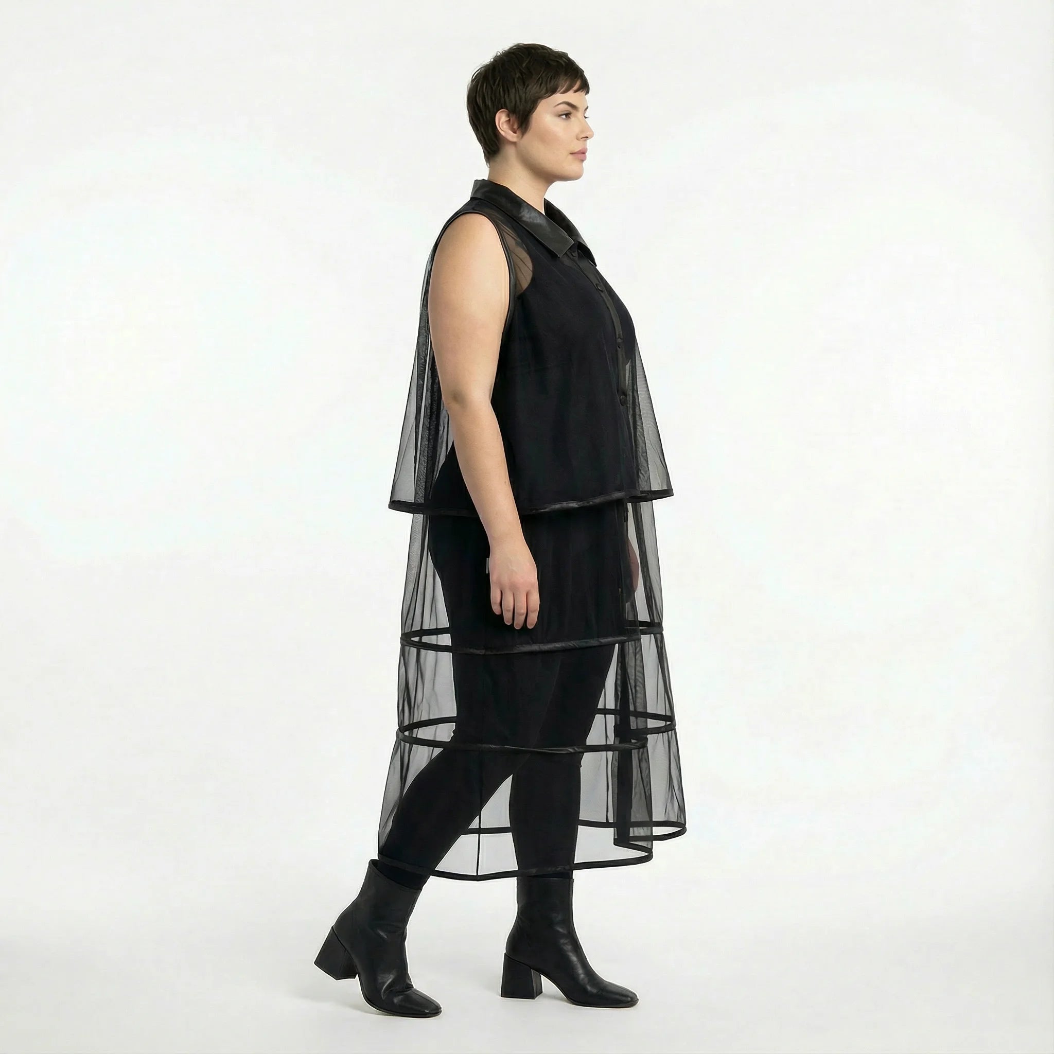 Transparente Tüll Weste Oversize A Form Stufenschnitt leicht Winter AKH Premium bei Modeare Damenmode Frankreich Lagenlook durchsichtig cic