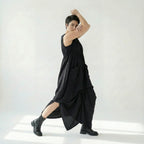Schwarzes Oversize Ballonkleid mit V-Ausschnitt Bindetail und zwei großen Fronttaschen