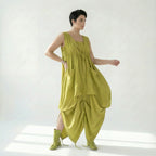 Chartreuse Ballonkleid Oversize mit V-Ausschnitt Bindegürtel und großen Fronttaschen