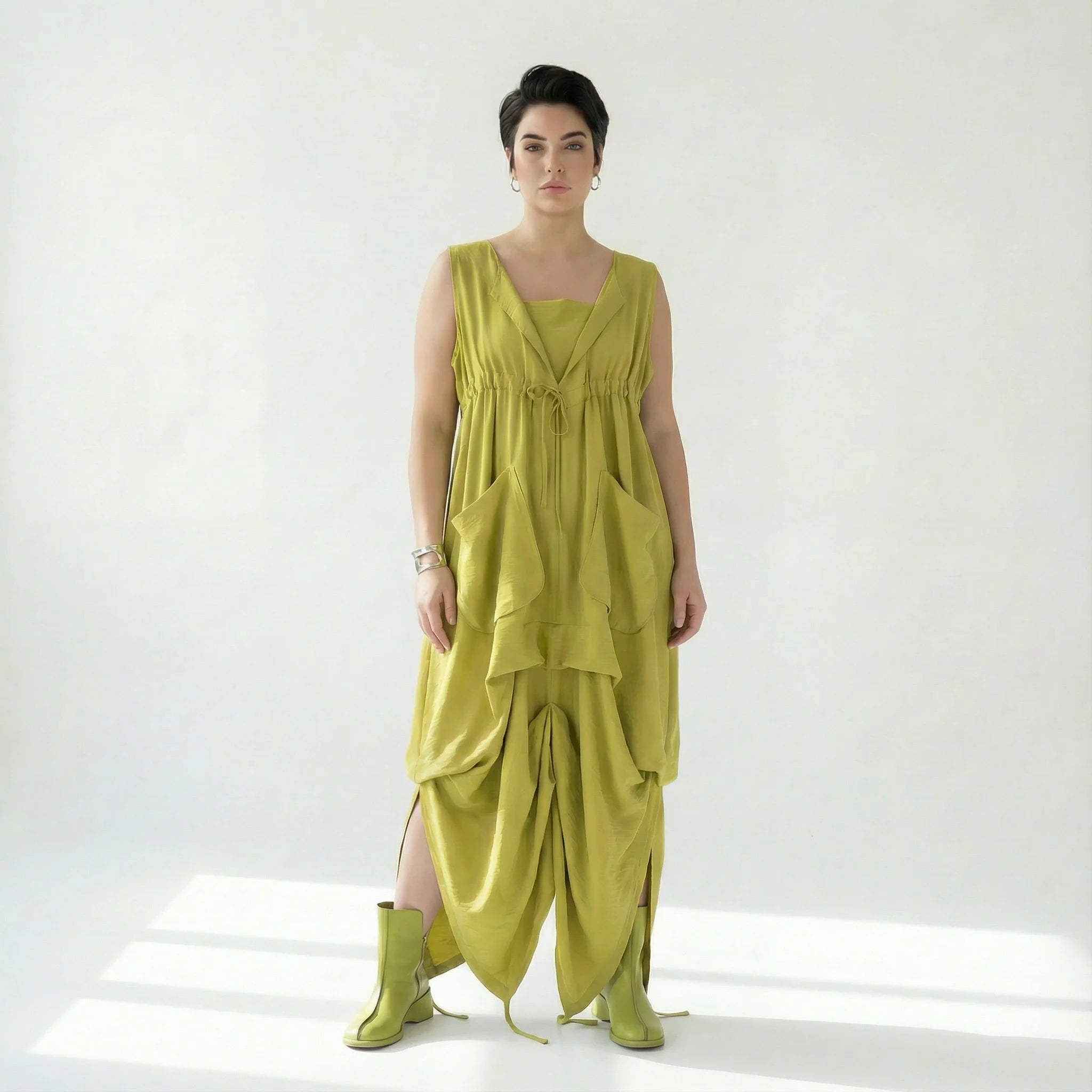 Chartreuse Ballonkleid Oversize mit V-Ausschnitt Bindegürtel und großen Fronttaschen
