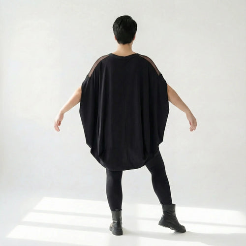 Oversize Tunika in schwarz anthrazit mit Netzoptik Ballonschnitt Rundhals Viskose