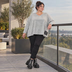 Feinstrickshirt in Grau/Schwarz meliert mit V-Ausschnitt und lässig kastiger Silhouette