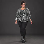 Italienisches Langarmshirt aus flauschigem Feinstrick in Schwarz/Weiß mit Rundhals