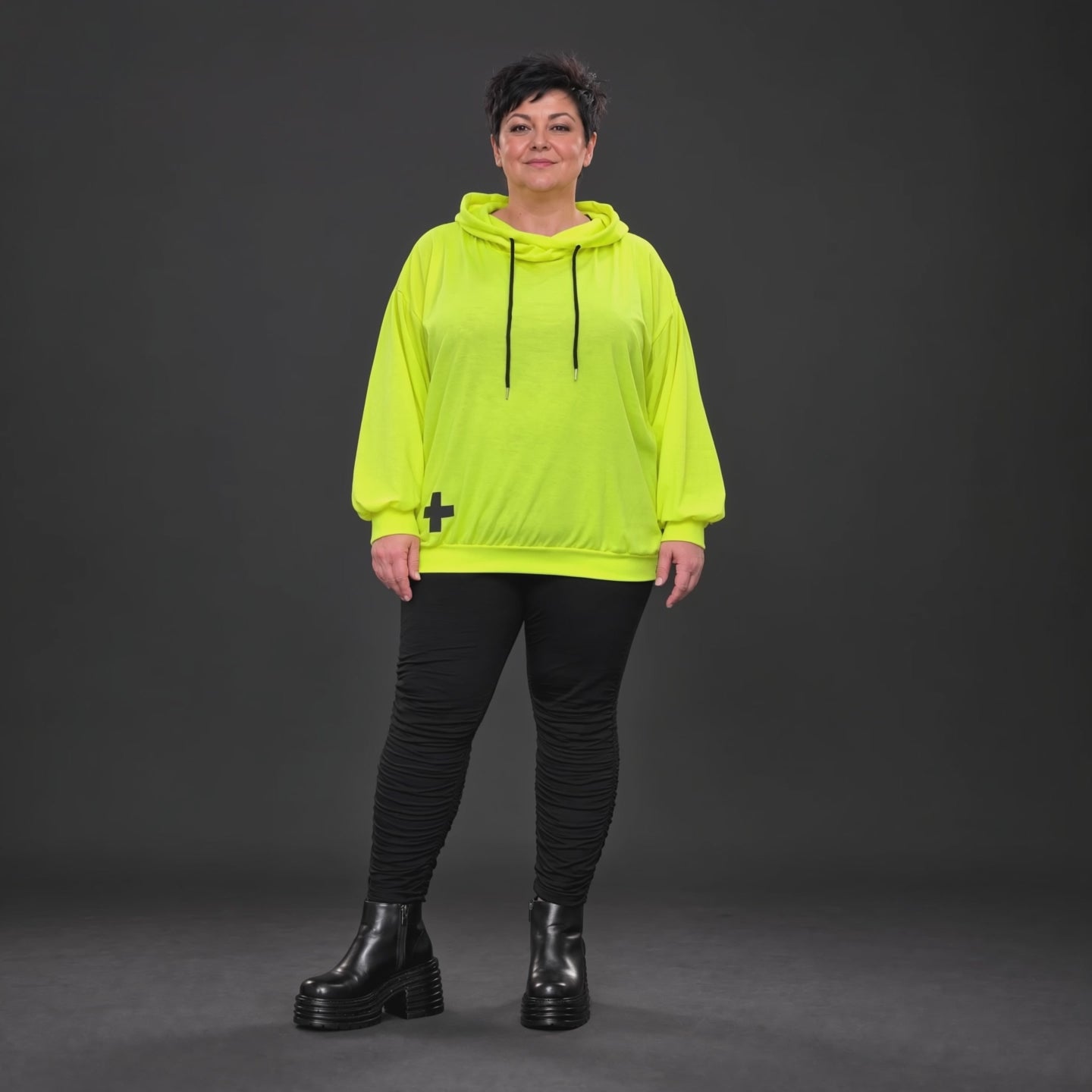 Hoody in Neongelb aus weichem Stretchjersey aus Italien mit Kapuze und gerader Passform