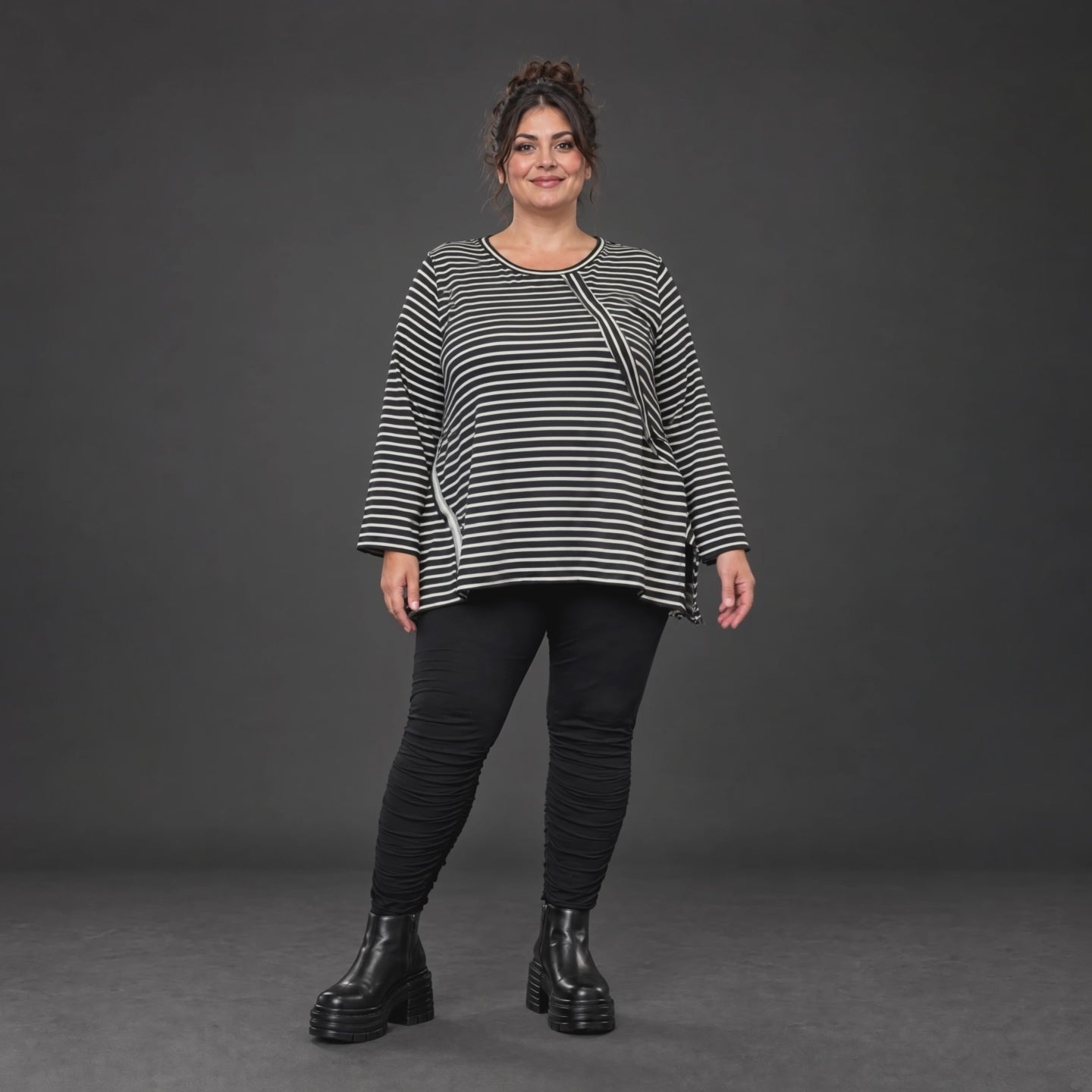 Langarmshirt Schwarz/Weiß in A-Linie aus weichem Stretchjersey mit Faltennahtmuster