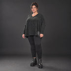 Langarmshirt in Schwarz/Weiß meliert aus weichem Flauschgarnfeinstrick mit V-Ausschnitt